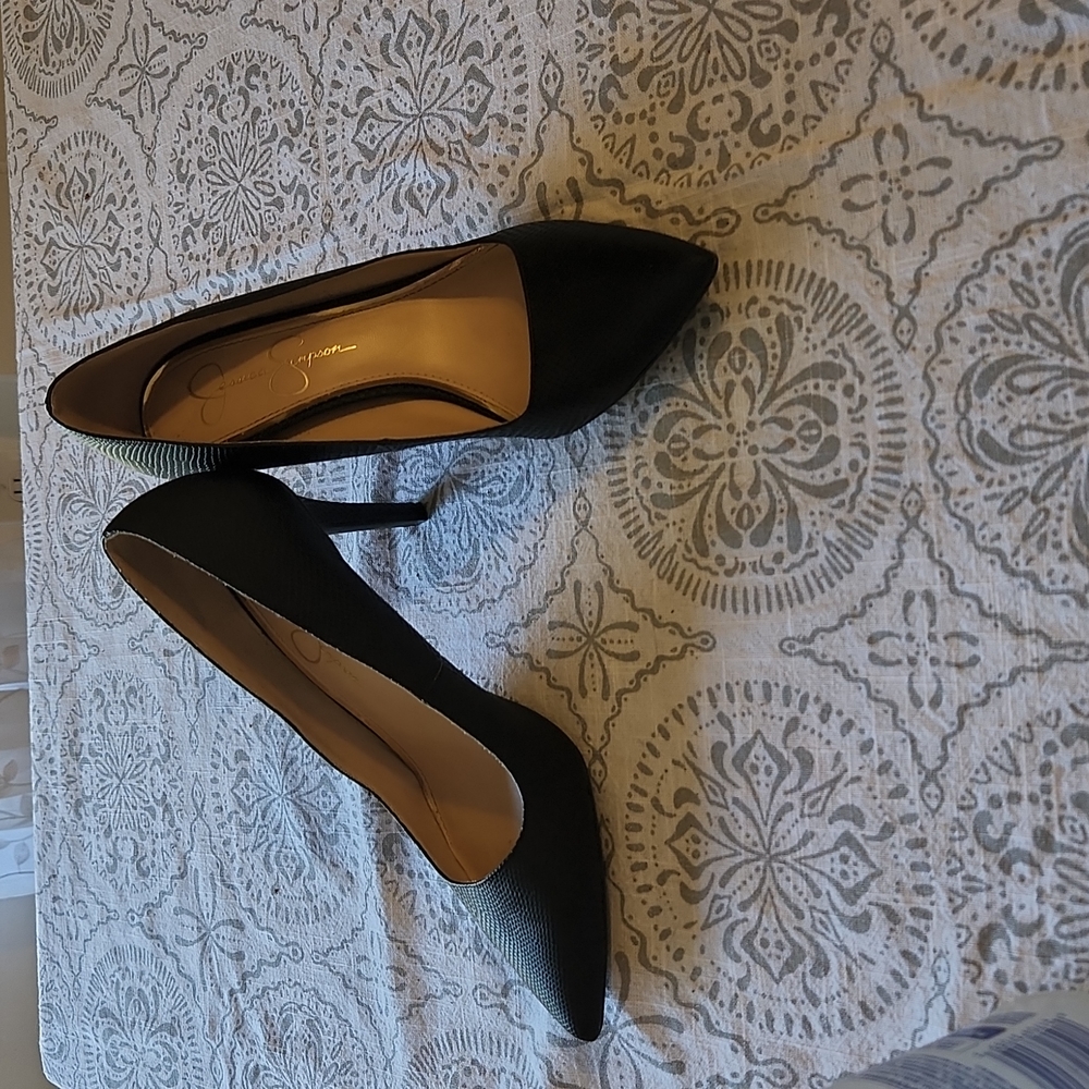 Jessica Simpson Heels size 7.5 black leather new